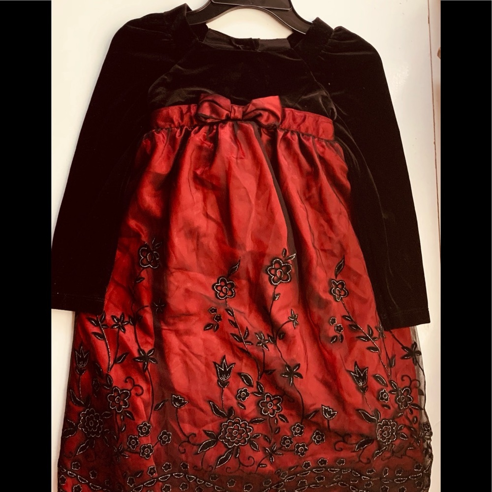 Beautiful Dress perfect for Christmas Season